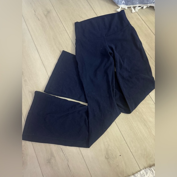 Aritzia Pants - Aritzia TNAction Navy Flare Yoga Pants